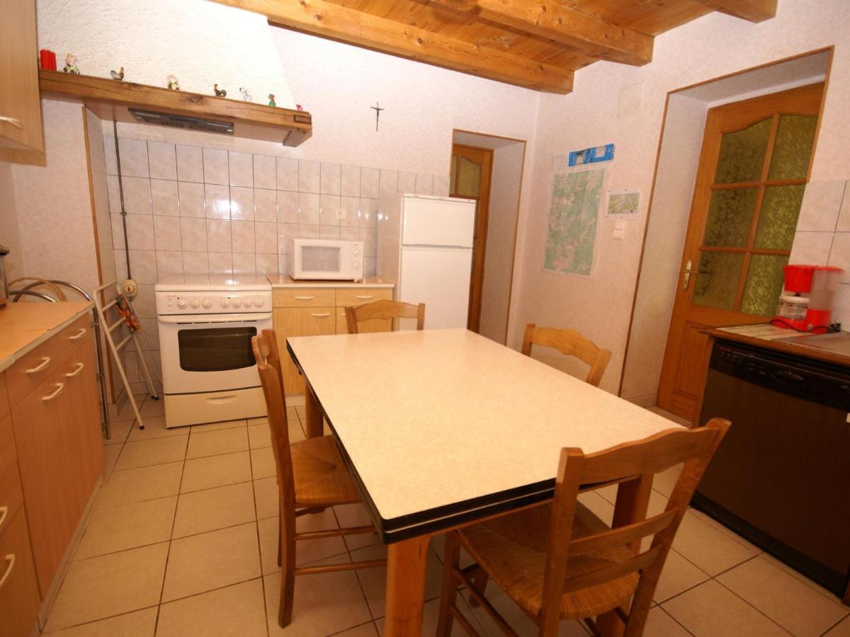 Spacious Near The Forest * Esmoulieres