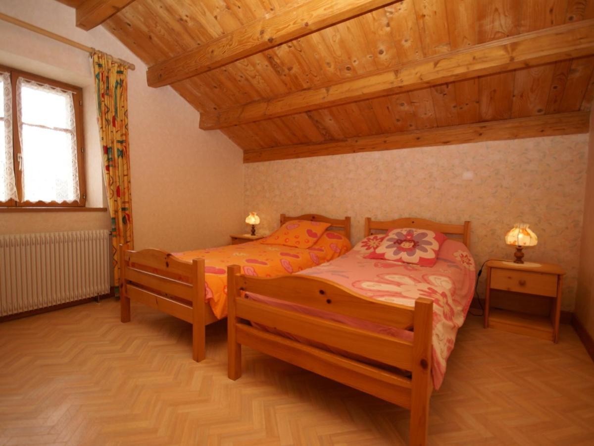 Spacious Near The Forest * Esmoulieres