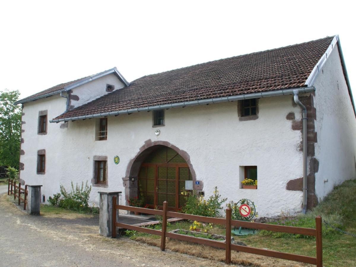 Spacious Near The Forest Esmoulieres