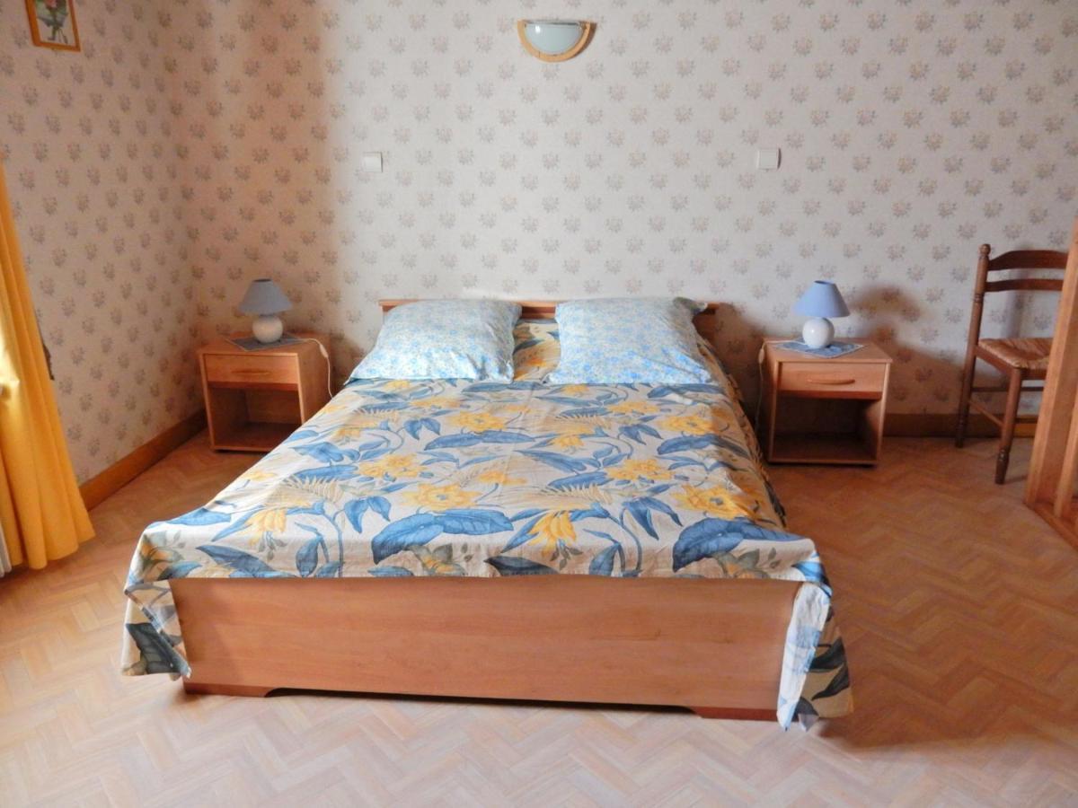 Spacious Near The Forest * Esmoulieres