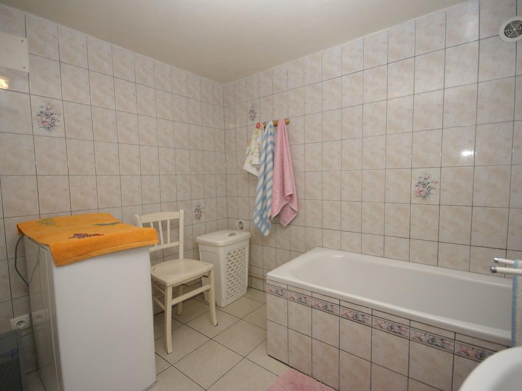Spacious Near The Forest